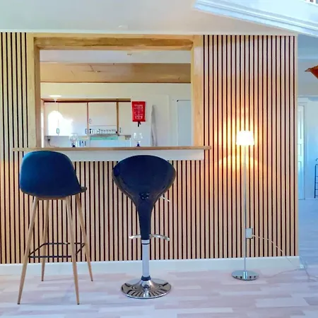Arty House, 2 ホテル *